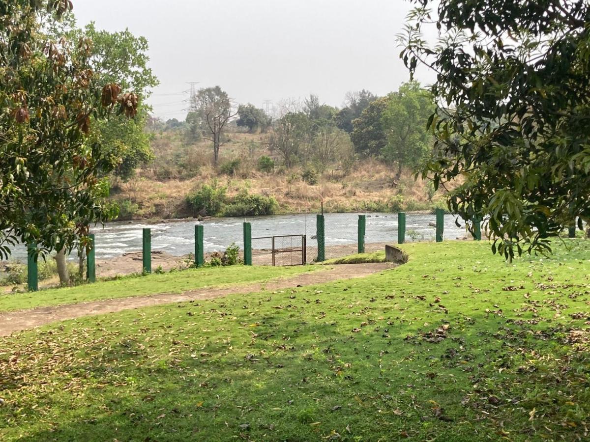 U Rivergate Karjat Exterior foto